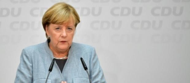 Angela Merkel tente de former une coalition Angela Merkel tente de former une coalition
