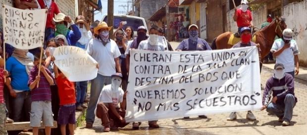 Cherán es un pueblo Purépecha de Michoacán se sacudió la invasión de paramilitares armados que pretendían desalojarlos de sus bosques Cherán es un pueblo Purépecha de Michoacán se sacudió la invasión de paramilitares armados que pretendían desalojarlos de sus bosques