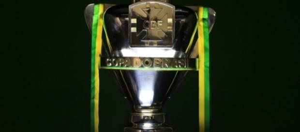 Flamengo e Cruzeiro decidem título Flamengo e Cruzeiro decidem título