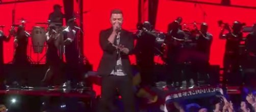 Justin Timberlake is working on a deal with the NFL to perform at the 2018 Super Bowl halftime show. [Image via justintimberlakeVEVO/YouTube]