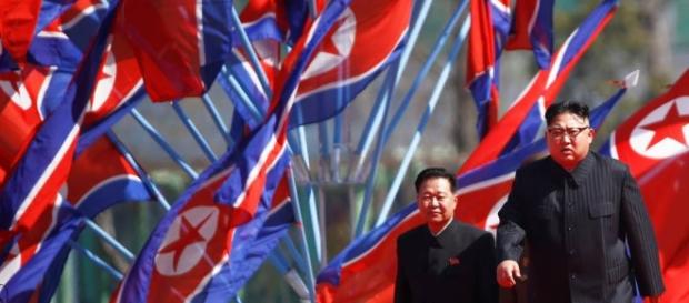 China anunciou nesta quinta-feira que irá fechar todas as empresas norte-coreanas em seu território. China anunciou nesta quinta-feira que irá fechar todas as empresas norte-coreanas em seu território.