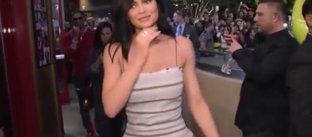 Kardashian sisters, Khloe and Kylie, are both pregnant with first child. (Image credit: Hollywood XYZ/Youtube screenshot) Kardashian sisters, Khloe and Kylie, are both pregnant with first child. (Image credit: Hollywood XYZ/Youtube screenshot)