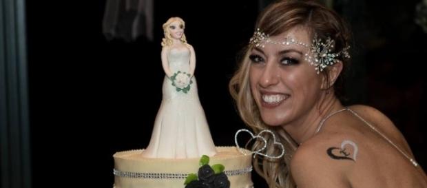 Laura Mesi decidiu se casar com ela mesma (Crédito: Facebook/ Laura Mesi Sposa Single) Laura Mesi decidiu se casar com ela mesma (Crédito: Facebook/ Laura Mesi Sposa Single)