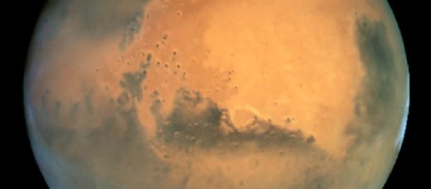 Mars from the Hubble Space Telescope (Image courtesy of NASA) Mars from the Hubble Space Telescope (Image courtesy of NASA)