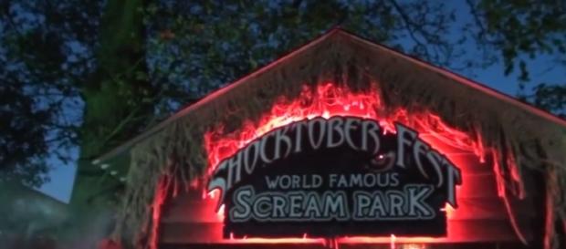 Tulleys Shocktoberfest Horror Theme Park, rides, horror actors, screams and scares. Sussex, England. -Image -MrFord4210| YouTube Tulleys Shocktoberfest Horror Theme Park, rides, horror actors, screams and scares. Sussex, England. -Image -MrFord4210| YouTube