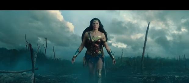 Wonder Woman (2017) Movie Clip- Image Filmic Box | YouTube Wonder Woman (2017) Movie Clip- Image Filmic Box | YouTube