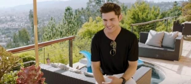 Zac Efron answers questions from Vogue, Image Credit: Vogue / YouTube Zac Efron answers questions from Vogue, Image Credit: Vogue / YouTube