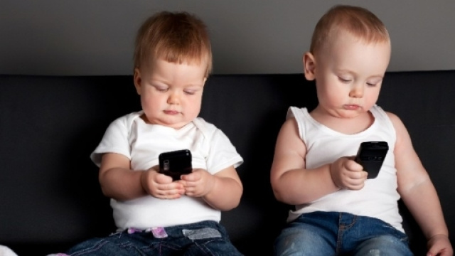 Bambini e smartphone, una dipendenza precoce - startupitalia.eu
