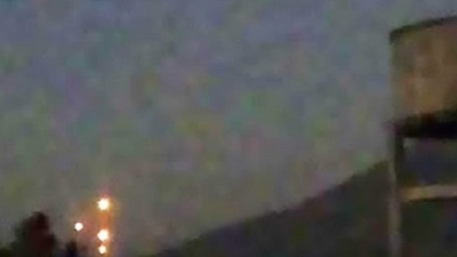 Ufo ripreso nei dintorni di un vulcano
