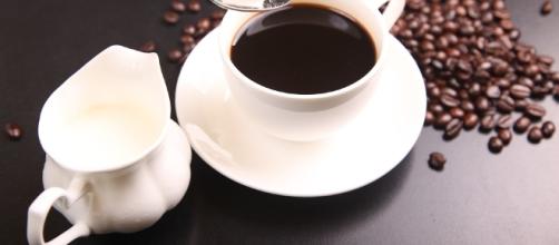 Coffee can reportedly lower the risk of early death by 64 percent/Photo via shixugang, Pixabay