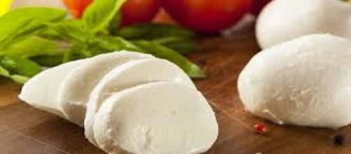 La mozzarella di bufala campana dop