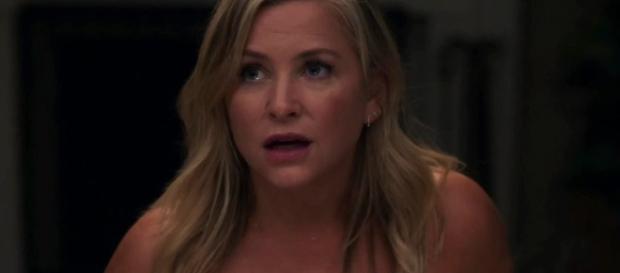 Arizona Robbins hooks up with Carina DeLuca. (Image Credit - CalzonaMD/YouTube Screenshot) Arizona Robbins hooks up with Carina DeLuca. (Image Credit - CalzonaMD/YouTube Screenshot)