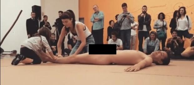 'Arte' causa polêmica na internet 'Arte' causa polêmica na internet