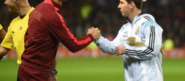 Cristiano Ronaldo y Lionel Messi ¿rivales en el mejor fúlbol? - thesun.co.uk Cristiano Ronaldo y Lionel Messi ¿rivales en el mejor fúlbol? - thesun.co.uk