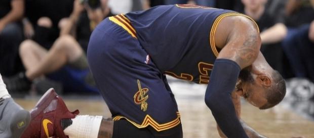 LeBron injured his left ankle. (Image Credit: Cavs/YouTube Screengrab) LeBron injured his left ankle. (Image Credit: Cavs/YouTube Screengrab)