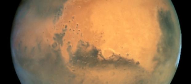 Mars from the Hubble Space Telescope (Image courtesy of NASA) Mars from the Hubble Space Telescope (Image courtesy of NASA)
