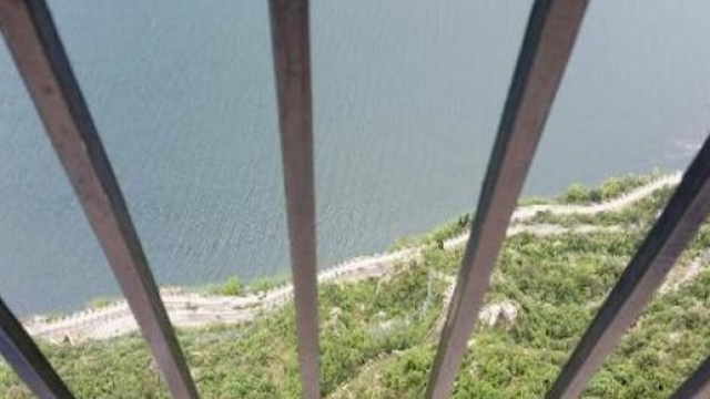 Matteo si getta da 350 metri a Tremosine, dalla Terrazza del Brivido - foto Tripadvisor