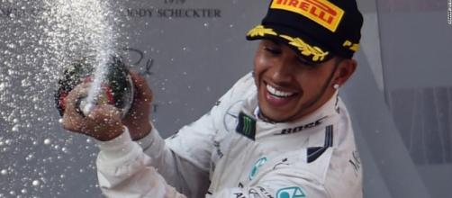 Lewis Hamilton clinches third world F1 title - CNN - cnn.com