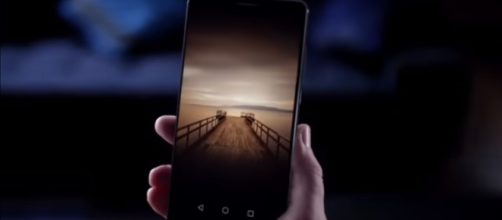 Huawei Mate 10 is the company's newest flagship. (via VideoConspiracy/Youtube)