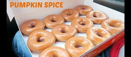 Krispy Kreme offering pumpkin spice doughnuts only on September 8 [Image: 2GAYDADS/YouTube screenshot]