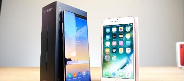 iPhone 8's physical home button is replace by gesture controls and software bar - YouTube/EverythingApplePro iPhone 8's physical home button is replace by gesture controls and software bar - YouTube/EverythingApplePro