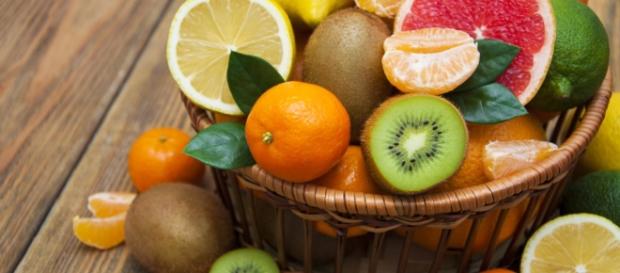 La vitamina C se encuentra en las frutas cítricas. La vitamina C se encuentra en las frutas cítricas.