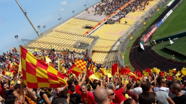 Una foto dello stadio "Via del mare".