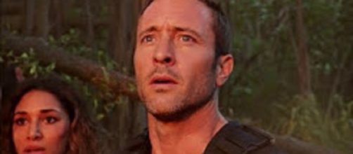 Steve McGarrett makes a pitch to Tani Rey and his most daring rescue of the team in the "Hawaii Five-O" Season 8. [Image by Tintorea/YouTube]
