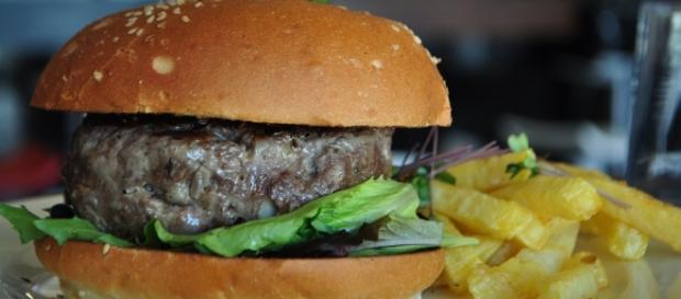 A British woman did not expect to find a note of the 'Cow' in her food that the animal 'wanted to live.' [Image Credit: Photo via Pixabay) A British woman did not expect to find a note of the 'Cow' in her food that the animal 'wanted to live.' [Image Credit: Photo via Pixabay)