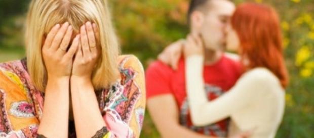 Como descobrir uma traição? Veja dicas para não ser enganada Como descobrir uma traição? Veja dicas para não ser enganada