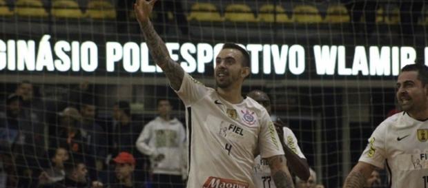 Corinthians está entre os quatro melhores. Corinthians está entre os quatro melhores.