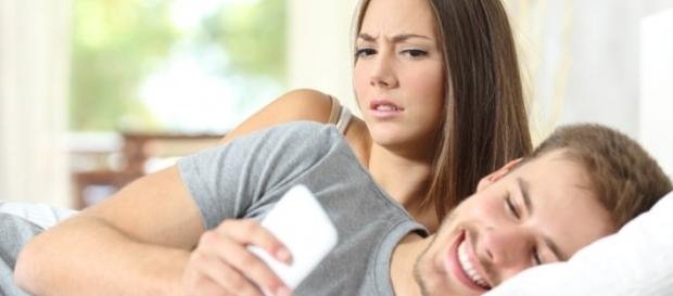 Estar em um relacionamento é maravilhoso, mas fique atenta aos sinais que podem indicar traição Estar em um relacionamento é maravilhoso, mas fique atenta aos sinais que podem indicar traição