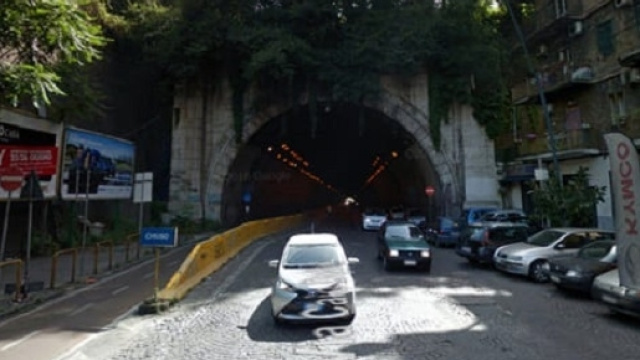 Videocamere finte installate all'ingresso della pista ciclabile a Napoli, (foto - googlemaps)