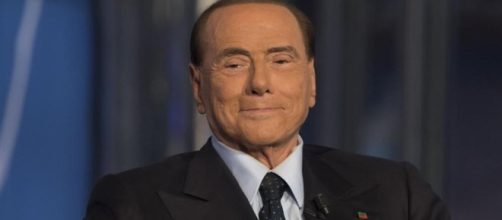 Candidato premier cercasi Berlusconi insegue Calenda - La Stampa - lastampa.it