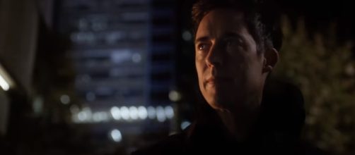 The Flash - 2x04 : Ending Scene Dr. Harrison Wells meets Barry (Ultra-HD 4K) - YouTube/The Flash