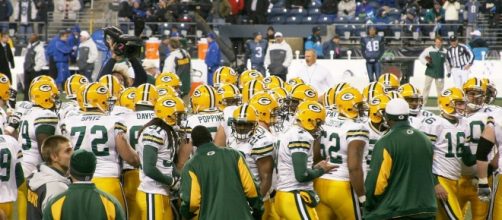 The Packers are swarming. Jame Healy via Wikimedia Commons