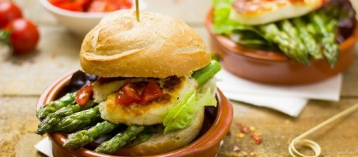 Vegetarian burger / Photo via Einladung_zum_Essen, Pixabay