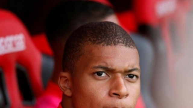 Kylian Mbappé n'est qu'amour, comme en témoigne sa lettre adressée aux supporters de Monaco.
