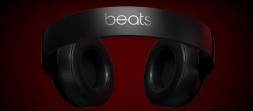 Beats Studio 3 Wireless Apple W1 (Beats by Dre/YouTube) https://www.youtube.com/watch?v=ERuONiY5Gz0