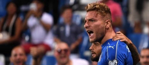 Immobile e Insigne festeggiano il gol vittoria.