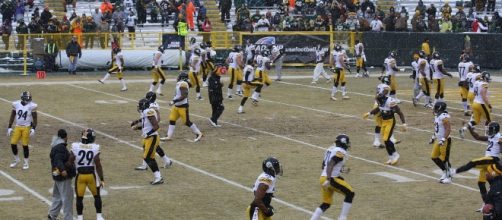 The Steelers are warm and ready to go. Royal Broil via Wikimedia Commons