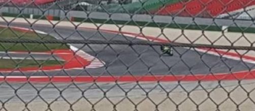 Valentino Rossi in sella alla Yamaha R6 sulla pista di Misano
