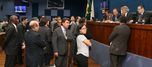 Câmara de Campinas aprova projeto de lei 'Escola sem Partido' Câmara de Campinas aprova projeto de lei 'Escola sem Partido'