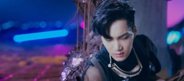 EXO_超音力 (Power)_Music Video | SMTOWN | YouTube EXO_超音力 (Power)_Music Video | SMTOWN | YouTube