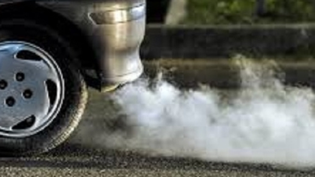 Bollo auto più caro per le auto più inquinanti?