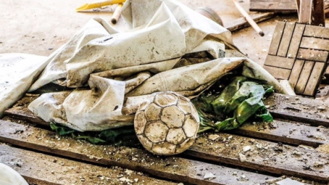 In Italia il calcio sta morendo. Ecco le situazione paradossali.