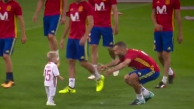 VID&Eacute;O : La r&eacute;action g&eacute;niale du fils de Ramos face &agrave; Piqu&eacute; et Alba