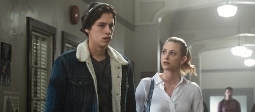 "Riverdale" stars Lili Reinhart and Cole Sprouse were called out by a disgruntled fan. (SpoilerTV/The CW)