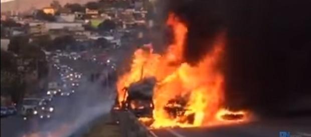 Acidente grave deixa 3 mortos no Anel rodoviário em BH (Foto internet) Acidente grave deixa 3 mortos no Anel rodoviário em BH (Foto internet)