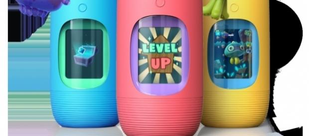 Gululu water bottles encourage kids to drink water by interacting with a cute animated character. / Photo via Asi Meskin, used with permission. Gululu water bottles encourage kids to drink water by interacting with a cute animated character. / Photo via Asi Meskin, used with permission.